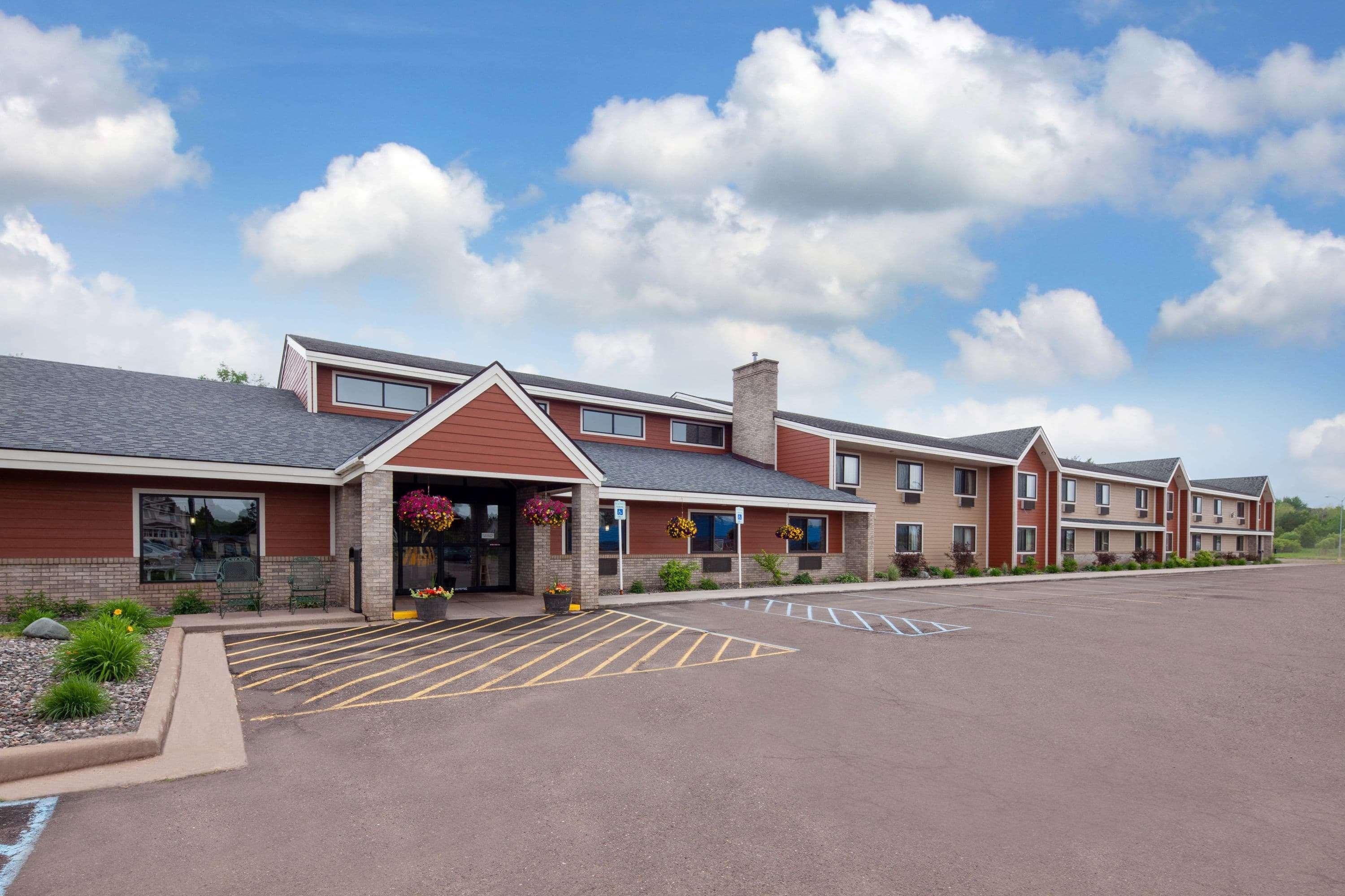 Americinn By Wyndham Ironwood Exterior foto